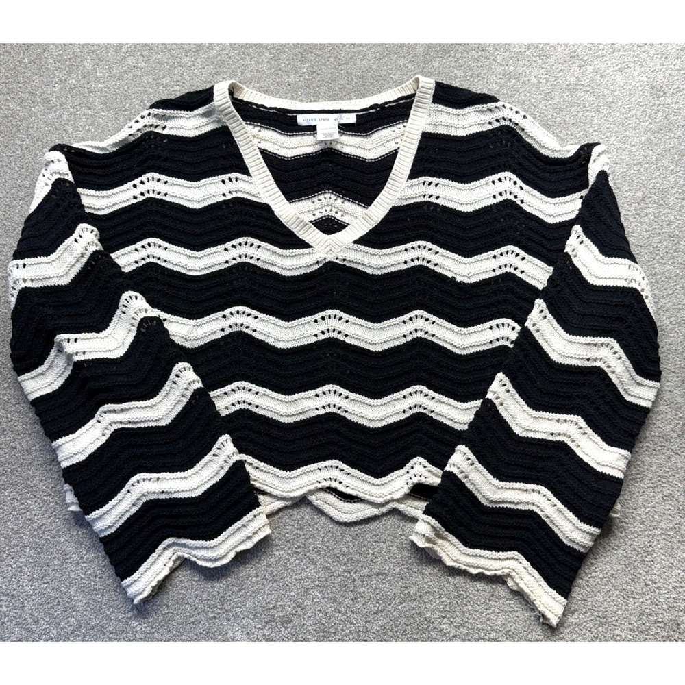 Altar'd State Black White Chevron Stripe Cropped V-Neck Knit‎ Sweater XXL